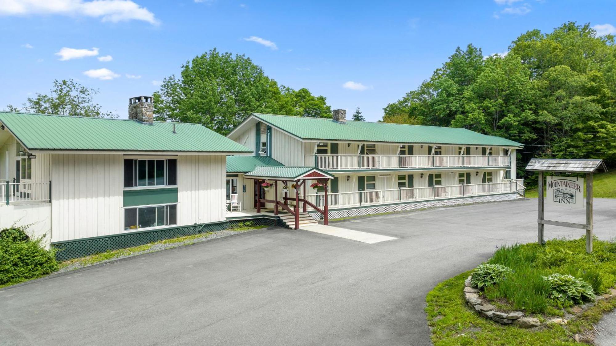 Mountaineer Inn West Dover Exteriör bild