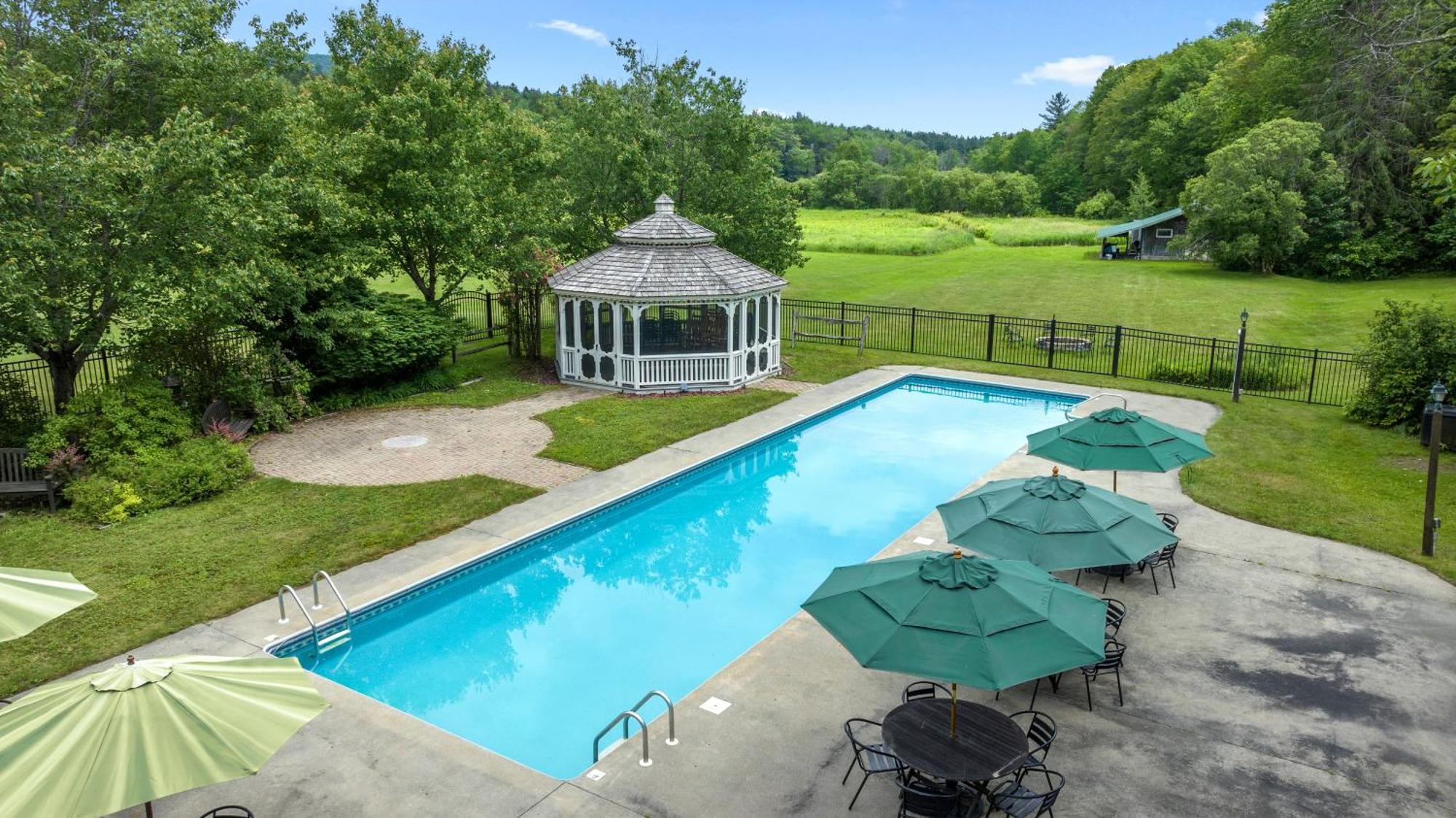 Mountaineer Inn West Dover Exteriör bild