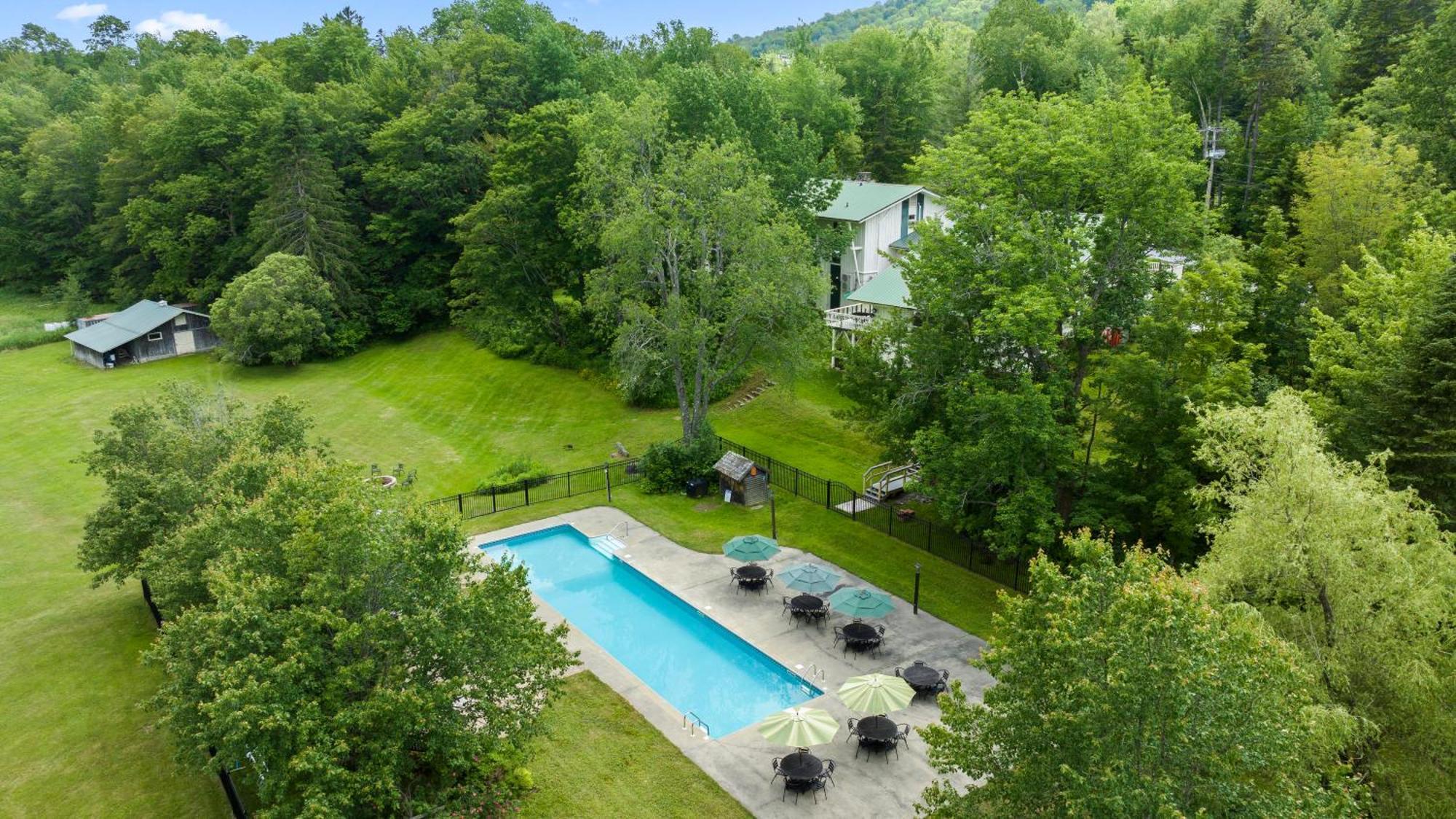 Mountaineer Inn West Dover Exteriör bild
