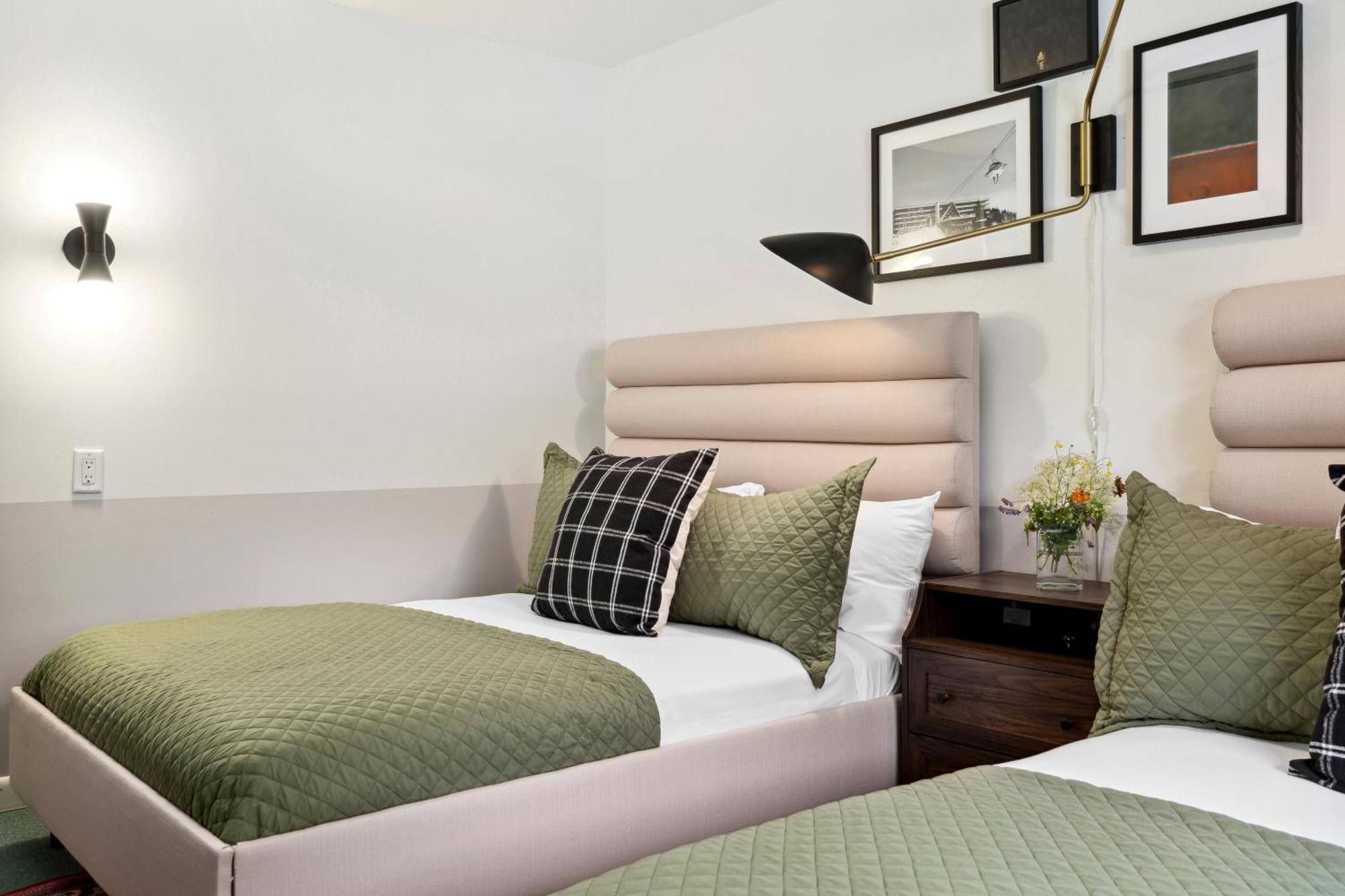 Mountaineer Inn West Dover Exteriör bild